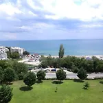 Elevated Sea View At Kabakum - 7th Floor, Private Pool & Parking Апартамент Варна