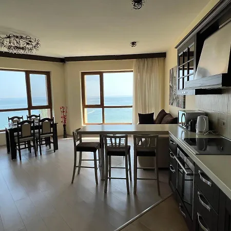 Elevated Sea View At Kabakum - 7th Floor, Private Pool & Parking Apartmán Varna